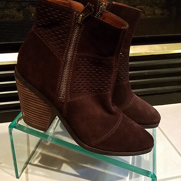 🆕️NIB Lucky java oiled suede booties, size 7.5 - Picture 2 of 8